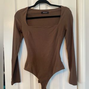 WORN ONCE OLIVACEOUS L/S CUTOUT BODYSUIT